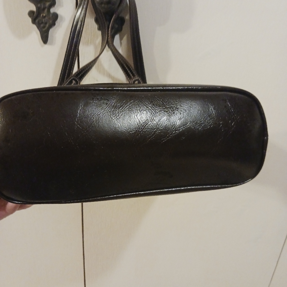 Nine&Co Tote - Picture 4 of 8
